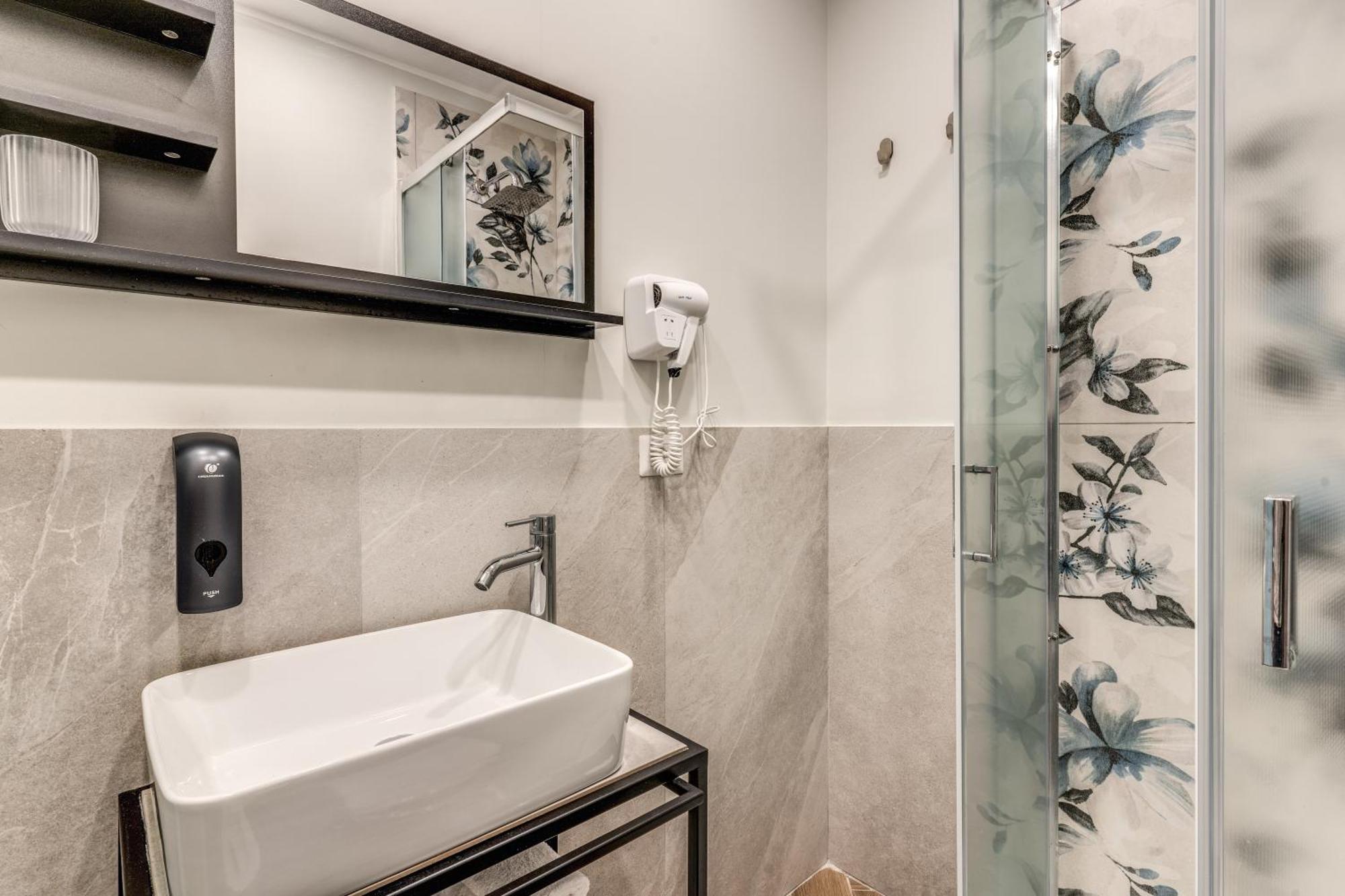 Gravina8 - Rooms In Napoli Eksteriør bilde